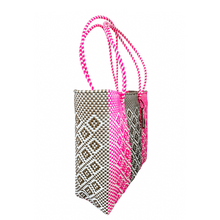 Load image into Gallery viewer, Heartthrob Handwoven Bag
